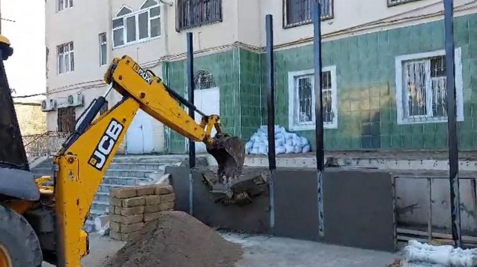 Sumqayıtda qanunsuz tikili sökülüb  - VİDEO