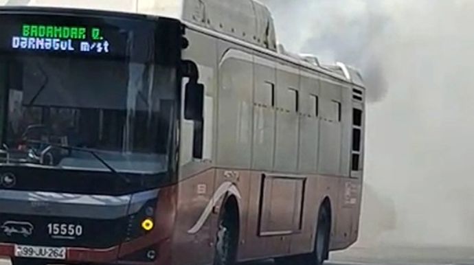 В автобусе "BakuBus" произошло задымление - ПРИЧИНА - ВИДЕО