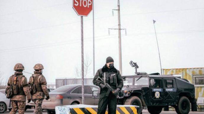 Qazaxıstanda silah-sursatla dolu Ermənistan nömrə nişanlı avtomobil saxlanıldı  - VİDEO