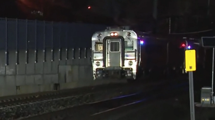 ABŞ-də qatar yük maşını ilə toqquşdu: Ölənlər var 