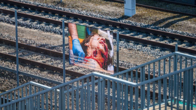 Moskva-Kalininqrad qatarının keçdiyi ərazidə müharibənin görüntüləri - FOTO 