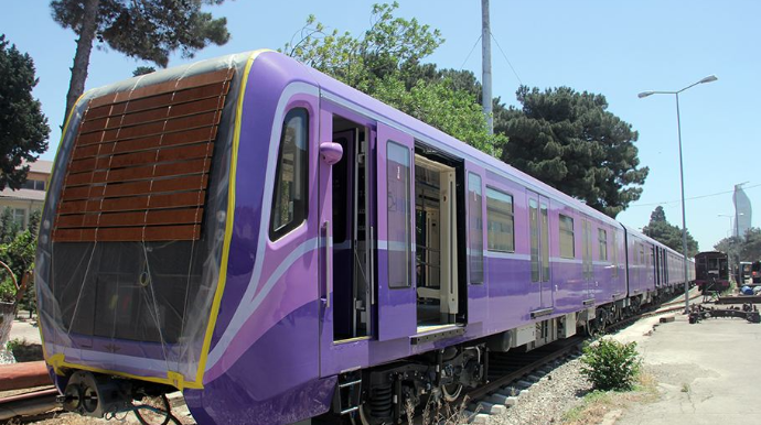 Bakıya 4 yeni metro qatarı gətirilib - FOTO 