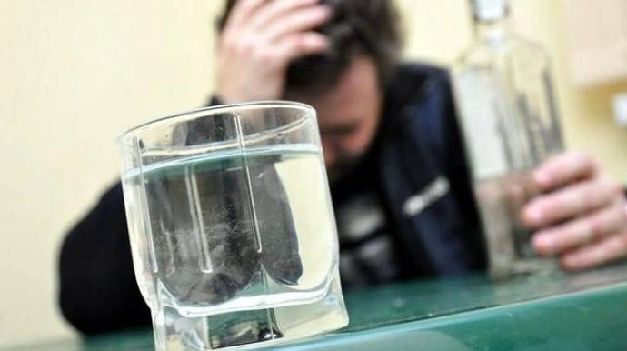 Rusiyada 5 nəfər spirtli içkidən zəhərlənərək öldü