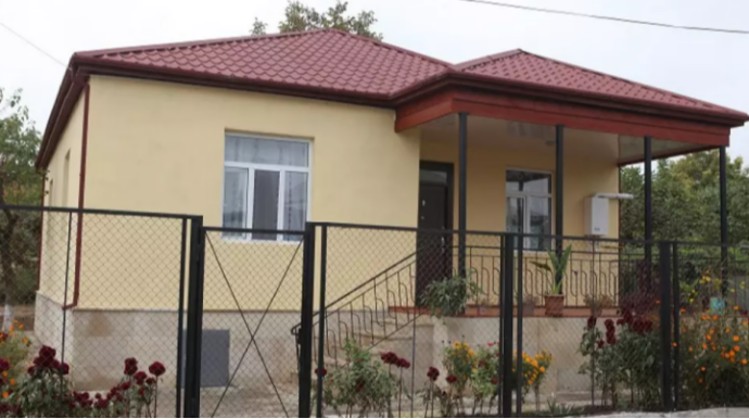 Azərbaycanda bu ailələr üçün ikiotaqlı evlər tikiləcək