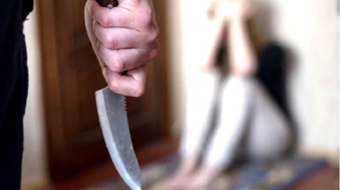 Bakı sakini qardaşı arvadını bıçaqladı