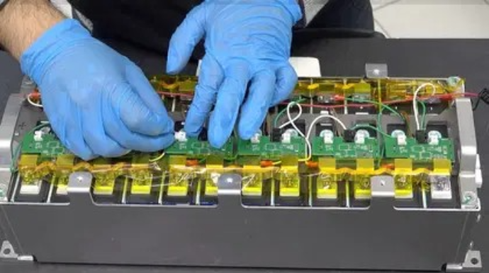 Avropada Çin batareyalarına rəqib hazırlanır 