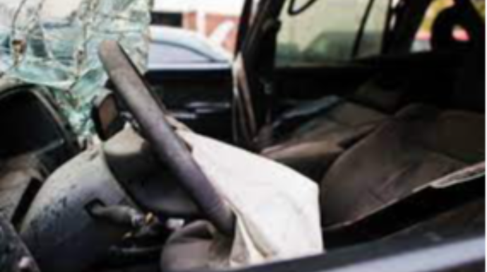 Şəmkirdə avtomobillər toqquşdu, ana və oğlu xəsarət aldı 