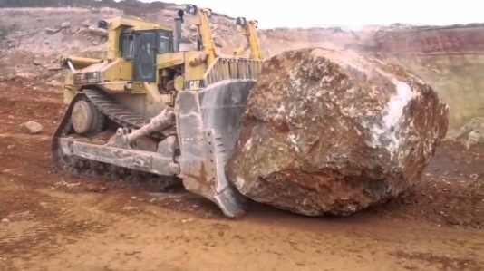 Qaya parçaları avtomobil yoluna töküldü - Tovuzda