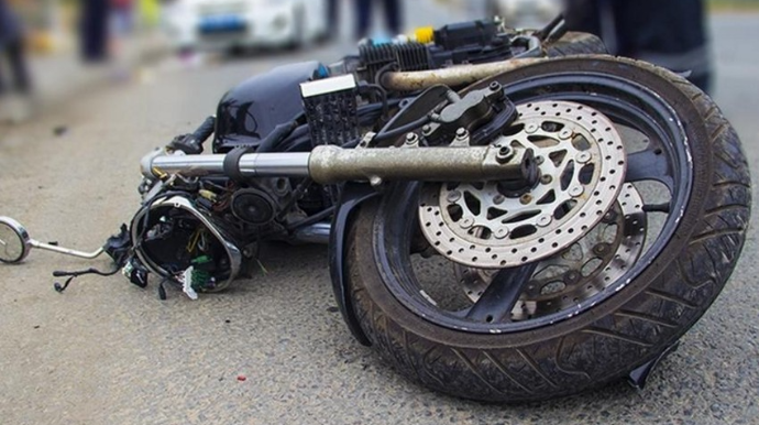 Bakıda 23 yaşlı qadın motosikletçi qəza törədib 
