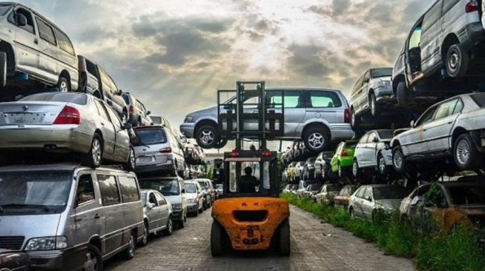 Artan avtomobil parkında üstünlük təşkil edən köhnə maşınlar - Qiymətlər 20 faiz bahalaşa bilər 