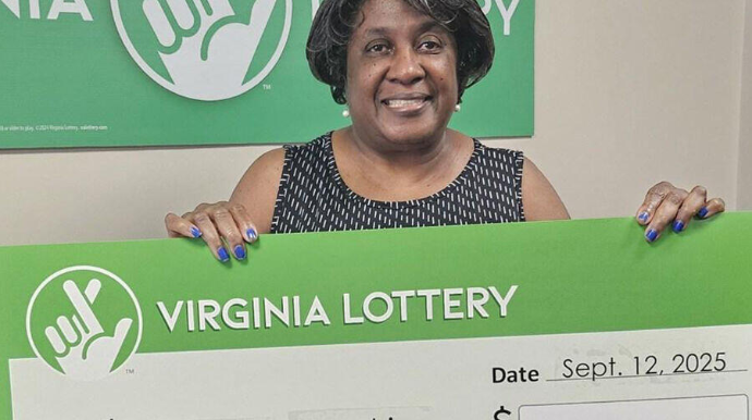 Şkafı təmizləyirdi - 100 min dollar qazandı - FOTO