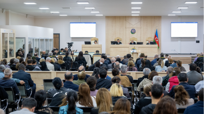 Zərərçəkmiş şəxslər və zərərçəkmişlərin hüquqi varislərinin ifadələri elan olunub - MƏHKƏMƏ - FOTOLAR 