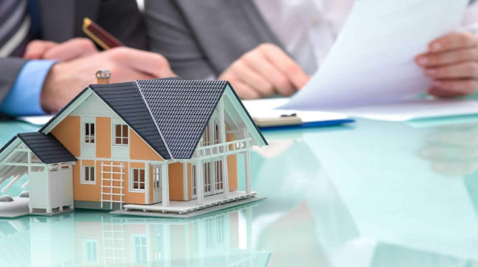 Mənzildən istifadə hüququ hansı hallarda dövlət qeydiyyatına alına bilər?  