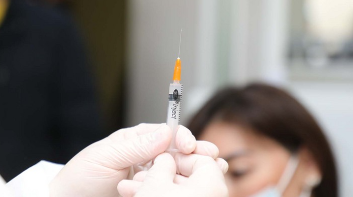 Azərbaycanda yeniyetmələrin vaksinasiyasına başlanılıb, ilk gün 3 nəfər müraciət edib