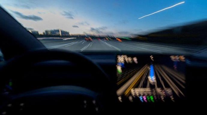 ABŞ-də Tesla-nın avtopilotu ilə bağlı ölümcül qəza baş verib 