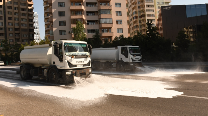 Bakının 544 küçəsi yuyuldu - FOTOLAR