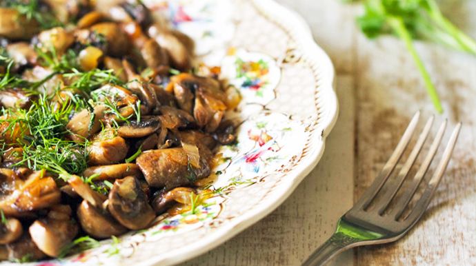 Kafedə yediyi göbələkdən zəhərləndi 