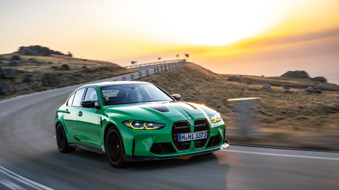 Названы 10 самых быстрых седанов 