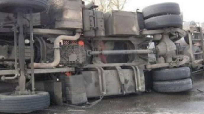 Xocalıda “Shacman” su arxına aşdı, ölən var 