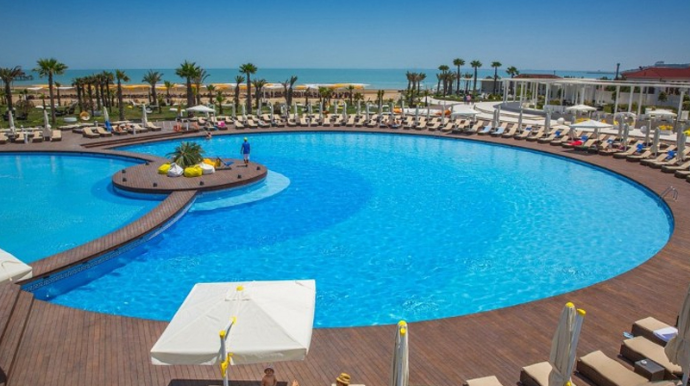 Bakı çimərliklərində "cib yandıran" qiymətlər 