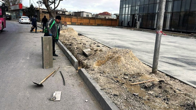 В двух районах Баку пресекли попытки ликвидации тротуаров 