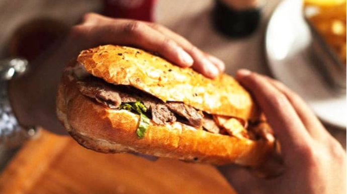 Şəmkirdəki həmin dönərxana bağlandı 