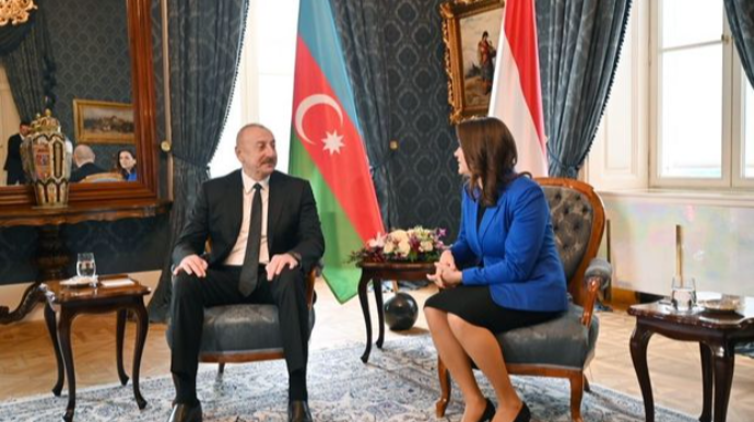 İlham Əliyevin Macarıstan Prezidenti ilə təkbətək görüşü olub - FOTO 