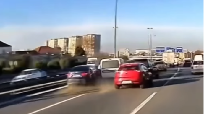 Aeroport yolunda qəribə QƏZA   - VİDEO