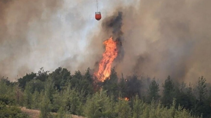 Yanğınsöndürən təyyarə qəzaya uğrayıb, pilotlar xəsarət alıb