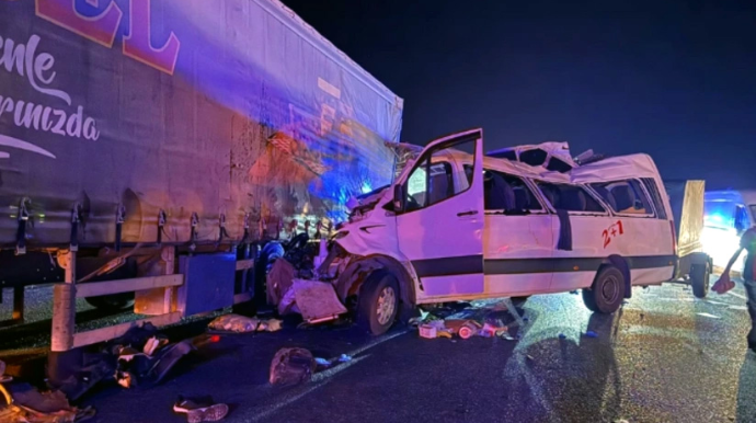 Ağır yol qəzası - 3 ölü, 16 yaralı 