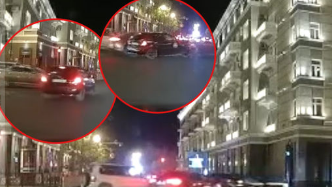 Bakıda “qırmızı”da keçən taksi sürücüsü qəza törətdi – ANBAAN VİDEO 