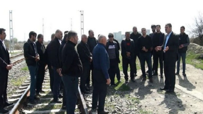 Sürət qatarının keçdiyi ərazidə təhlükəsizlik təmin edildi, avtomobil keçidi ləğv olundu  - FOTO