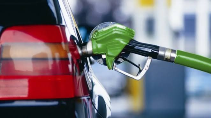 Azərbaycanda avtomobil benzini istehsalı artıb