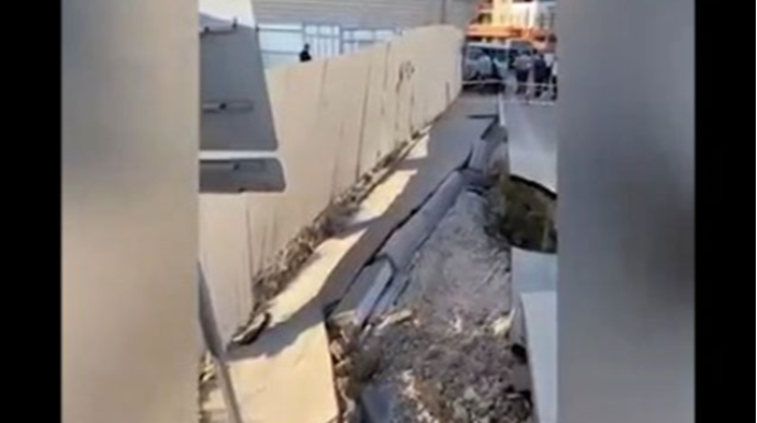 Bakıda yol çökdü,  qaz kəməri deformasiyaya uğradı - VİDEO