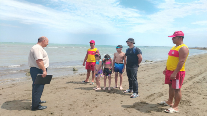 FHN çimərliklərdə maarifləndirmə tədbirlərini davam etdirir - FOTO 