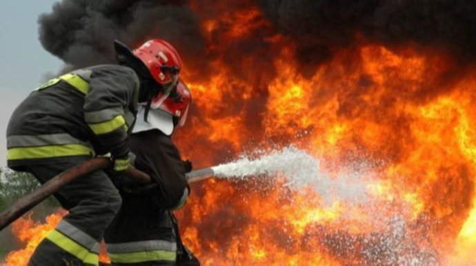 Salyanda evdə yanğın baş verib