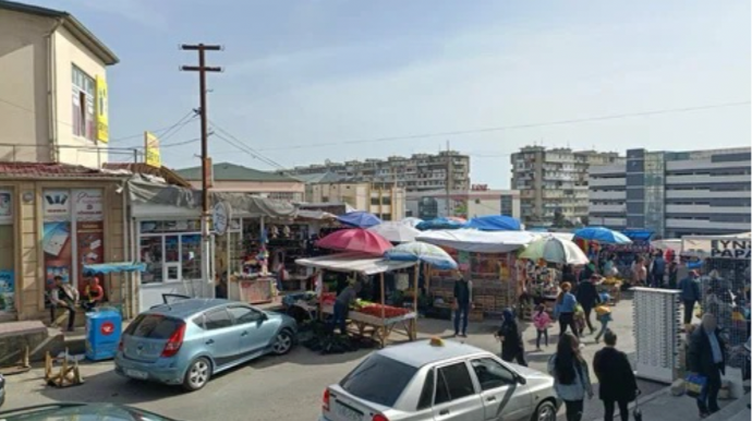 Bazarın ətrafında parklanma ilə bağlı xaos: Sürücülər cərimələnirlər? - VİDEO