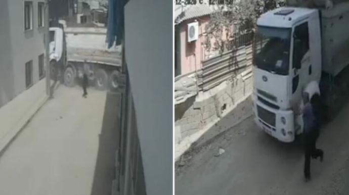 İçi torpaq dolu yük maşını binaya çırpıldı - VİDEO