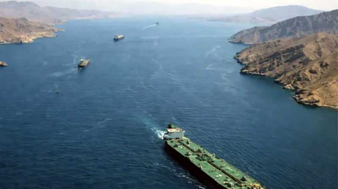 SEPAH Hörmüz boğazında iki gəmini saxlayıb 