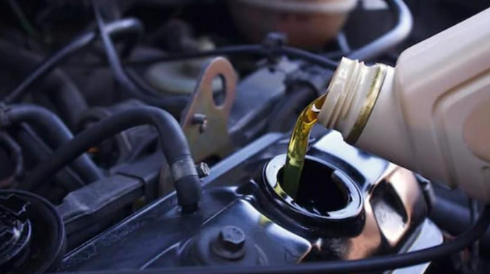 Azərbaycanda sürtkü yağları bahalaşdı: Bazarda işlənmiş yağlar satılır - DİQQƏT!