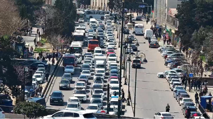 Bakıda yol təmiri tıxaca səbəb oldu - FOTOLAR 