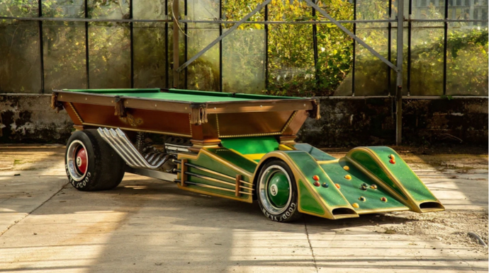 Bilyard masasına bənzər avtomobil satışa çıxarılır - FOTO