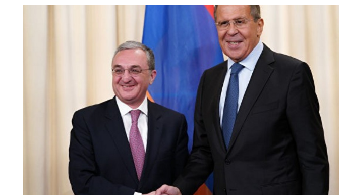 Лавров и Мнацаканян обсудили размещение российских миротворцев в Карабахе
