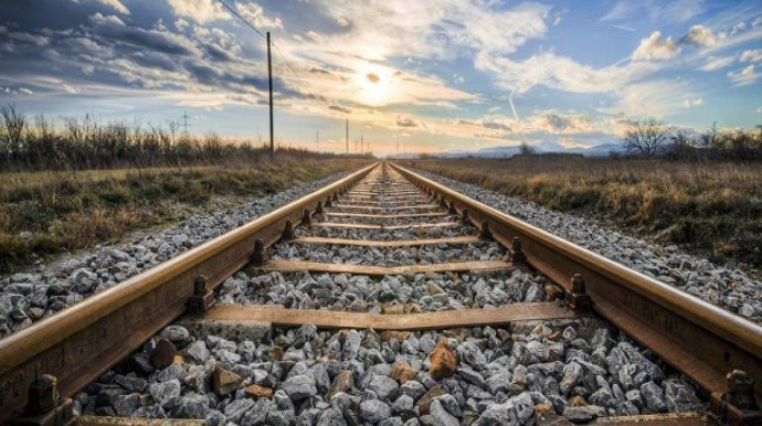 Naxçıvanı birləşdirəcək dəmir yolunun tikintisini müzakirə edirik - Paşinyan 