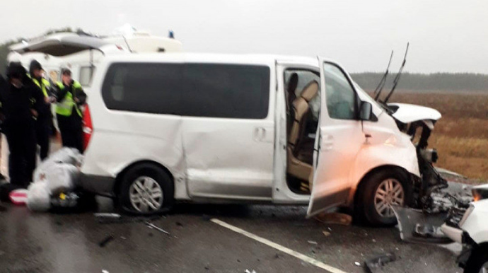 Rusiyada mikroavtobus aşıb, 2 nəfər ölüb, 10 nəfər yaralanıb