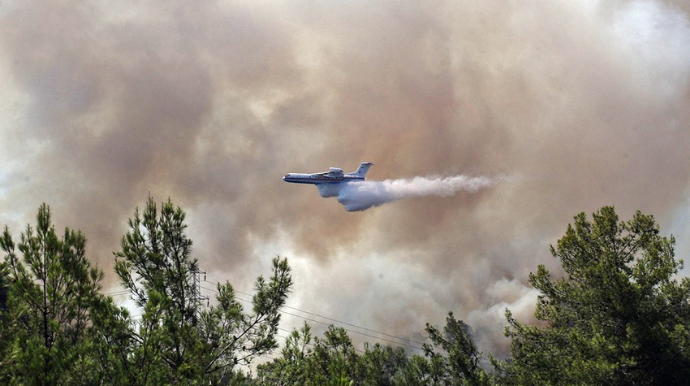 ЕС направит в Турцию три самолета для тушения лесных пожаров