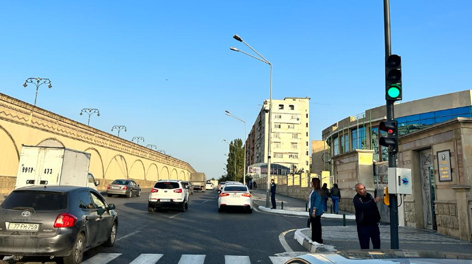 AYNA bu küçəyə svetofor qoyub hərəkəti bu qaydada tənzimlədi - FOTO