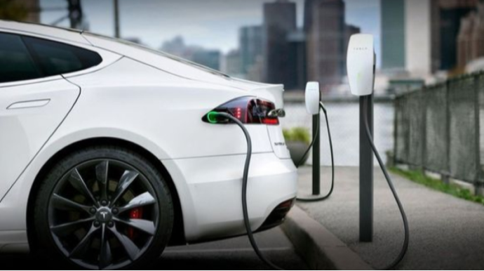 Avropada elektromobil satışları bu səbəbdən artdı 