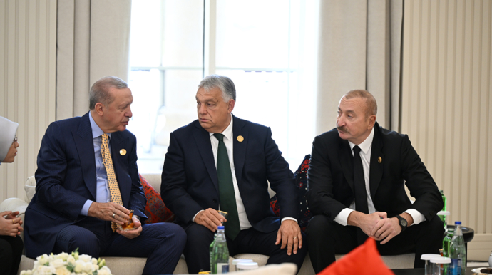 Liderlər çay süfrəsi arxasında - FOTO