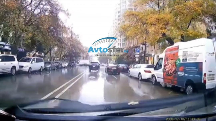 Bakının bu küçəsində yol tənzimlənmədiyi üçün qəzalar qaçılmaz olur - VİDEO